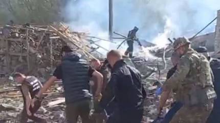 На фоне поездки Зеленского в Испанию последовал ракетный удар по селу Гроза под Купянском