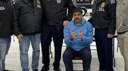 По городу с офисом ООН Мадуро возят закованным в наручники у всех на виду