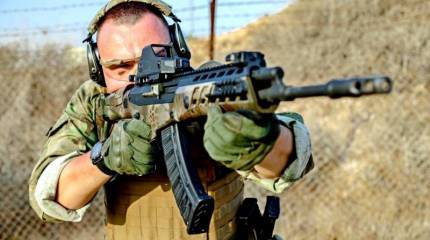 Нужен ли российской армии новый АК-12?