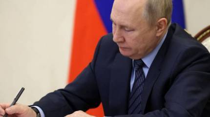 Президент России подписал закон о признании Георгиевской ленты символом воинской славы