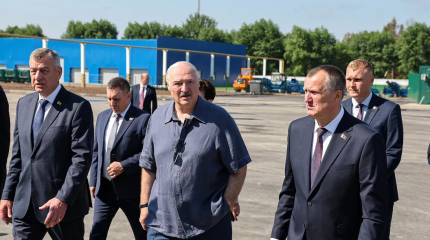Лукашенко: Все плохо работающие чиновники должны служить на границе с Украиной