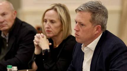 Дрисколл проводит в Абу-Даби закрытые встречи с представителями РФ - CBS News