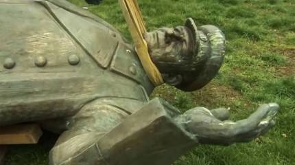 «А мы хотим, чтобы русские вернули самолёт»: просьбу РФ к Чехии по памятнику маршалу Коневу комментируют в Польше