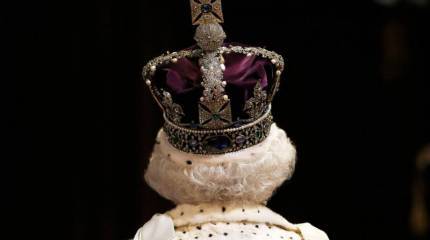 Мама монархия: культ личности побеждает демократию