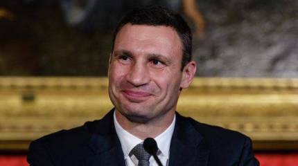 Кличко снова в Германии и снова просит денег