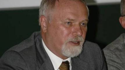 Гитлеру помешала напасть в 1939 году на СССР  Польша?