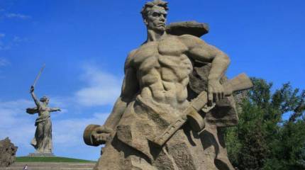 Памятник подвигу