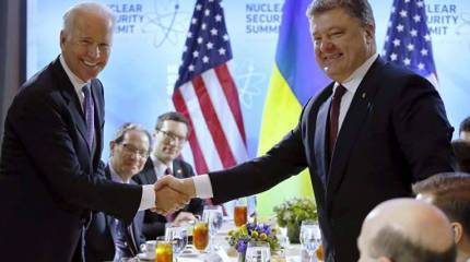 Порошенко продолжает надеяться на введение международной полицейской миссии в Донбассе