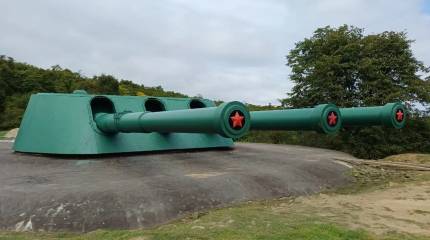 Береговая батарея на № 981 имени К.Е. Ворошилова на острове Русский