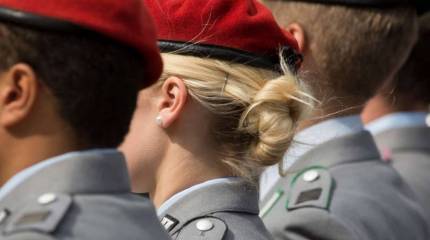 В почетном карауле Бундесвера выявлены правые радикалы