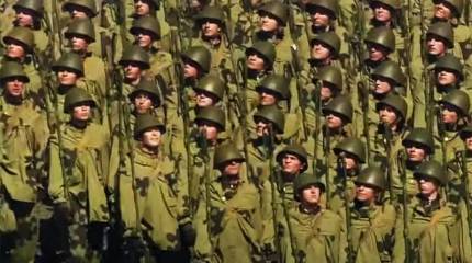 В сети обсуждается информация об инциденте с солдатом и автомобилем ФСО перед парадом Победы