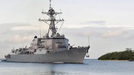 Иран пригрозил атаковать направляющийся в Ормузский пролив эсминец ВМС США