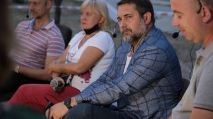 Украинский губернатор призвал снять блокаду с ЛНР