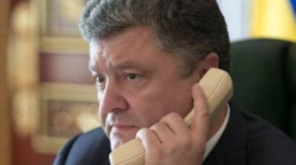 Байден по телефону обсудил с Порошенко ситуацию в Донбассе
