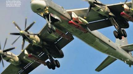 Крылатые ракеты Х-101 и Х-102