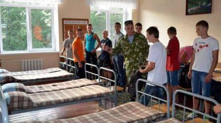 В украинскую армию в ходе весеннего призыва по плану должны попасть около 16,6 тыс. молодых людей