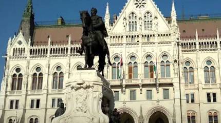 Правительство Венгрии объяснило отказ в транзите оружия для Украины через свою территорию