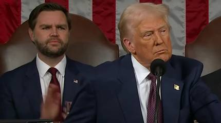 В окружении Трампа считают «хорошим вариантом» принятие сенатом законопроекта о 500-процентных вторичных пошлинах против РФ
