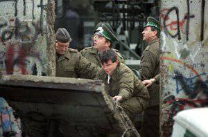 Преданная армия...