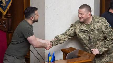 По результатам соцопроса Залужный победил бы Зеленского на президентских выборах на Украине