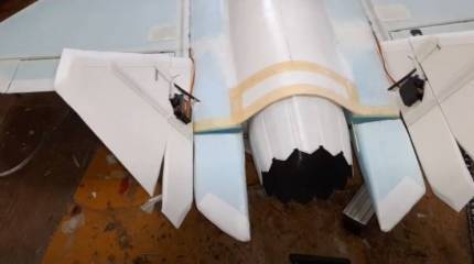 Авиамоделисты создали и подняли в воздух модель перспективного российского истребителя Су-75 The Checkmate