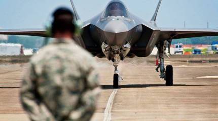Новый истребитель Пентагона оказался излишне проблемным и дорогим. F-35 измучен проблемами. Оторвется ли он когда-нибудь от земли? ("The Week" США)