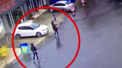 Нападение на автобус с полицейскими в Стамбуле совершили две женщины Нападение на автобус с полицейскими в Стамбуле совершили две женщины