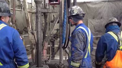 США впервые согласились пойти на сокращение объёмов добычи нефти в формате сделки