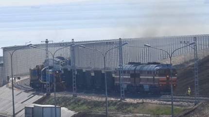 Строители Крымского моста объяснили появление грузового состава