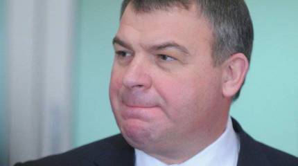 Депутаты КПРФ требуют возобновления расследования дела Сердюкова