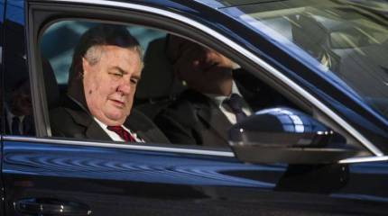 Земан может отправиться на парад Победы в Москву за свой счёт