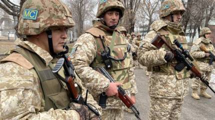 В ОДКБ показали вооружение и оснащение военнослужащих миротворческого контингента в Алма-Ате