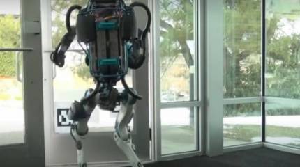 Илон Маск и Стив Возняк заявили, что искусственный интеллект может представлять серьезные риски для общества и человечества