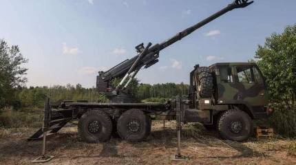 Новую экспериментальную 155-мм гаубицу "Brutus" показали на учениях в США