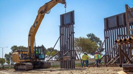 Более половины американцев не поддержали решение Трампа о строительстве стены