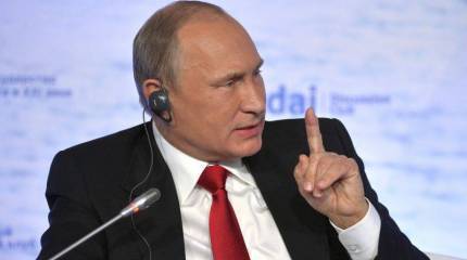 Пресс-секретарь президента РФ: Приближение военной инфраструктуры НАТО к границам РФ нежелательно и опасно с точки зрения последствий