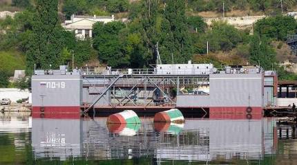В Южной бухте Севастополя затонул плавдок ПД-19 вместе с лоцманским судном