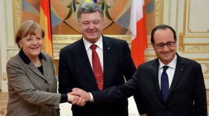 Порошенко, Олланд и Меркель призвали немедленно прекратить огонь на Донбассе