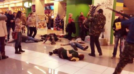 В Киеве показательно "стреляли" в тех, кто пришёл на премьеру российского фильма в кинотеатр