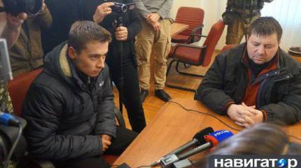 Пленного украинского солдата Александр Захарченко передал его отцу после "экскурсии" по Донецку