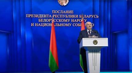 Лукашенко предложил остановить боевые действия на Украине и запретить перемещение техники и оружия