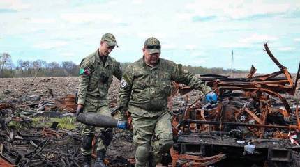 Украинские власти обманом и угрозами заманивают полицейских в новые батальоны ВСУ