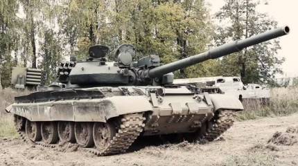 Сирийские танкисты перепутали российский флаг с сербским