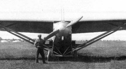 Первый авиалайнер