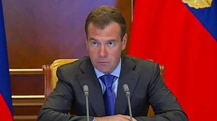 Medvedev took Serdyukov three days for a report on the state defense order