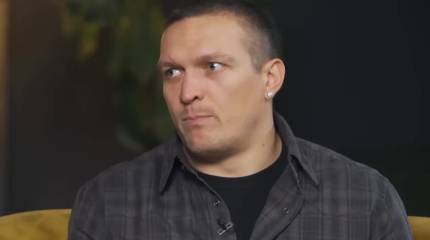 Боксер Усик: Украине нужно договариваться с Россией