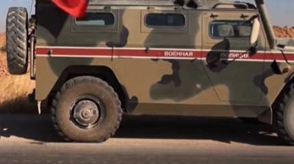 Сирийские медиа: Колонна российских бронемашин «Тигр» и «Тайфун» вошла в Айн-Иссу под прикрытием Ми-35