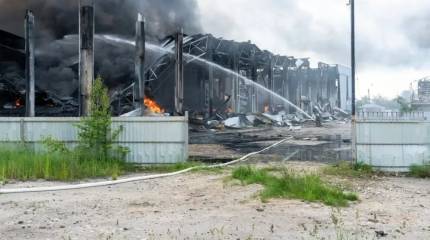 Показаны кадры мощной детонации в результате удара ВС РФ по промпредприятию в Тернополе