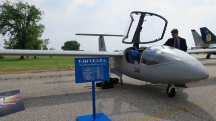 Летно-испытательный центр ВВС Италии представил новый учебно-тренировочный самолет T-344 V.E.S.P.A.