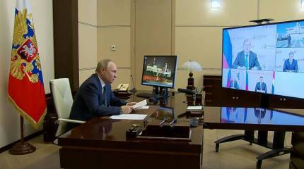 «Все должны задуматься, чтобы нормализовать отношения»: Президент РФ поучаствовал в церемонии поднятия флага на морском пароме «Маршал Рокоссовский»